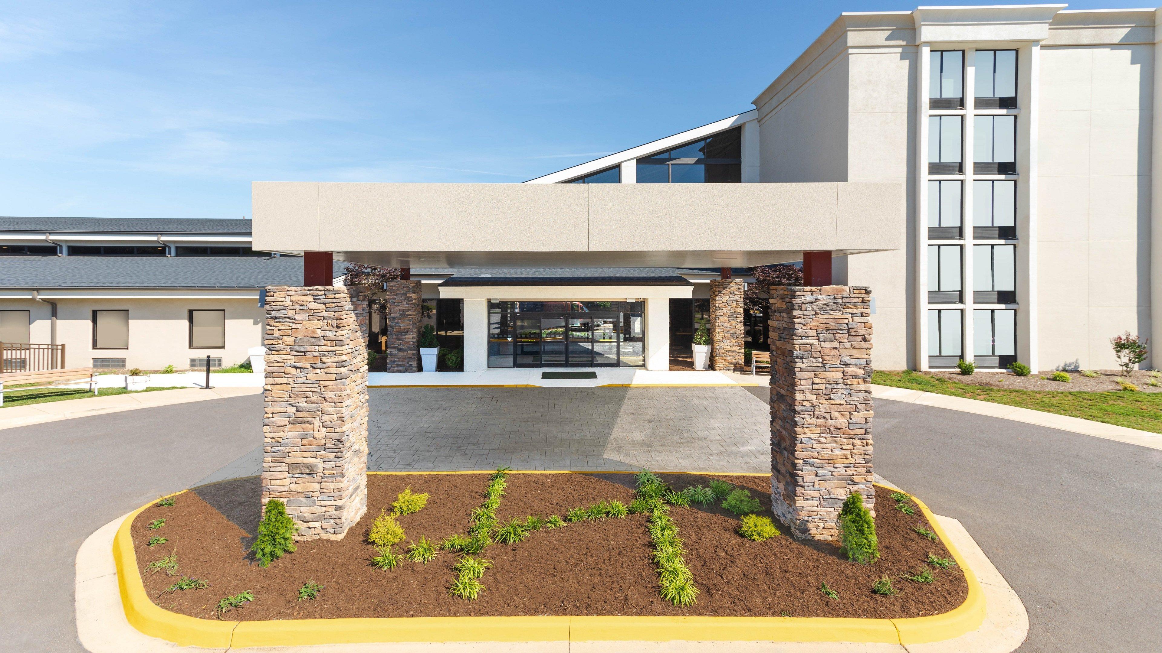 Holiday Inn Roanoke Airport - Conference Ctr By Ihg Exteriör bild